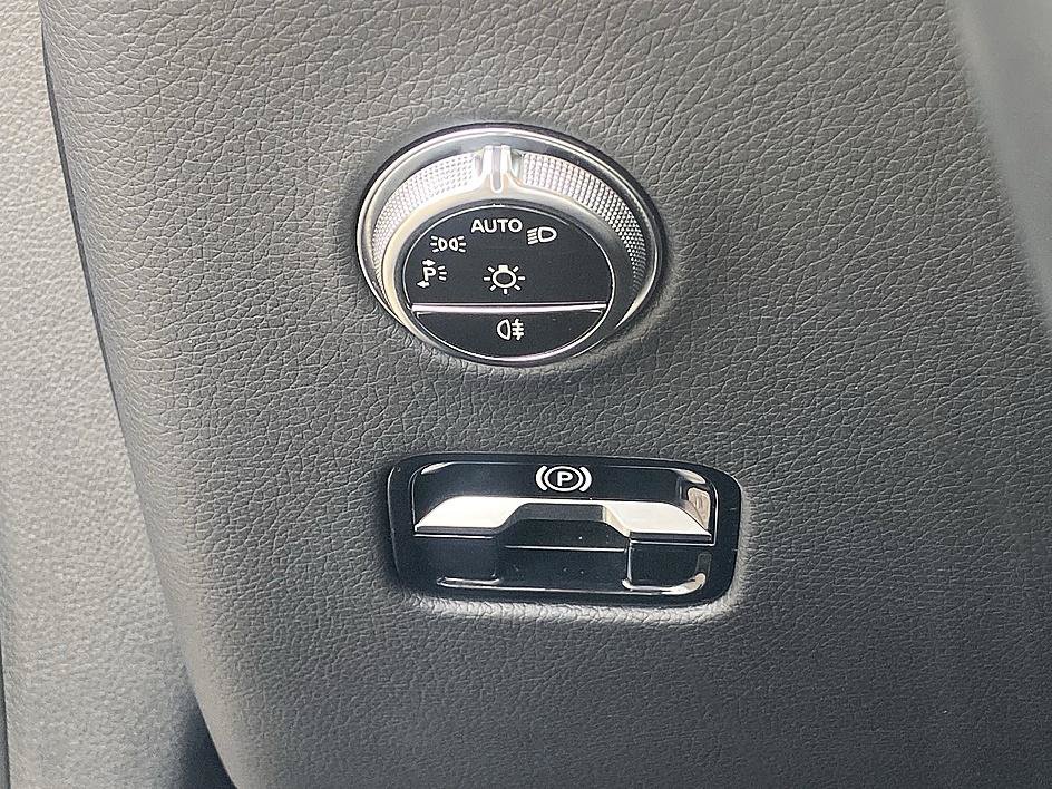Used 2023 Mercedes-Benz GLC 300 4MATIC image 23
