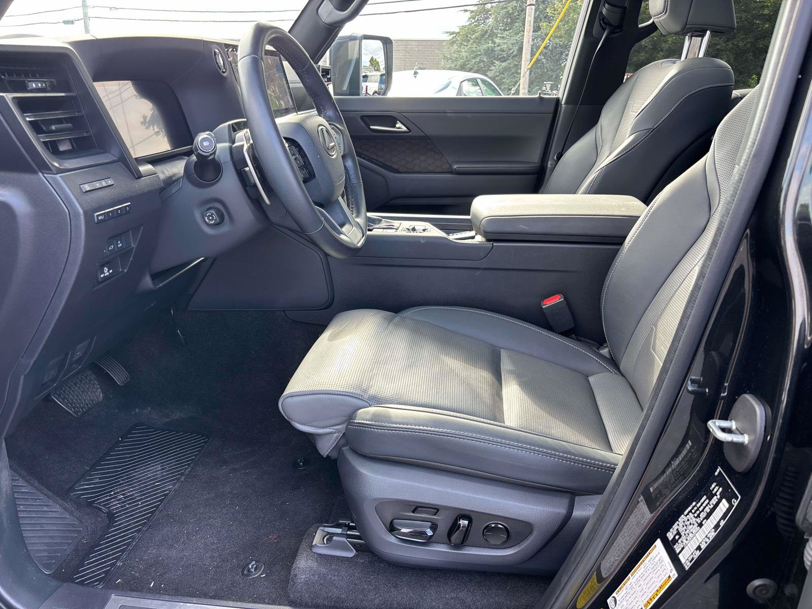 Used 2024 Lexus GX 550 w/ Accessory Package (Z1) AWD/4WD image 8