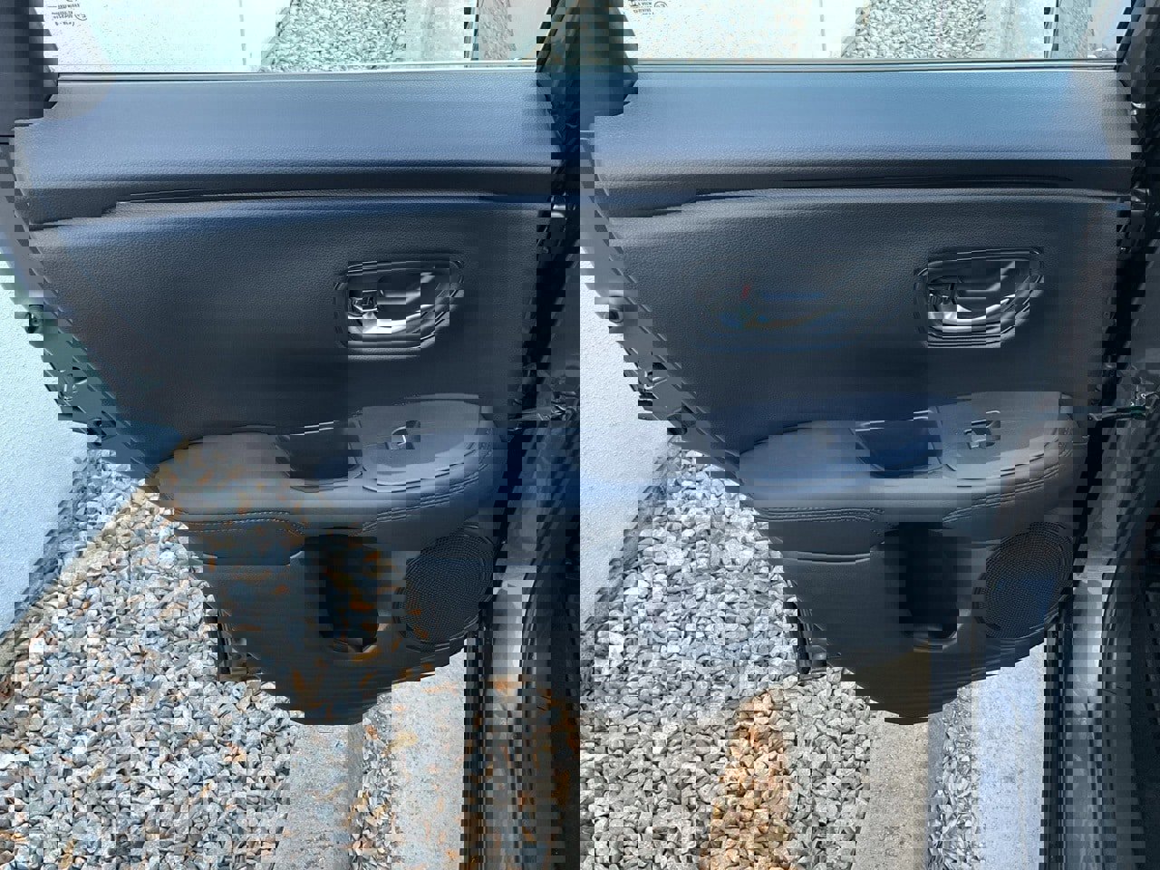 Used 2025 Honda HR-V LX image 18