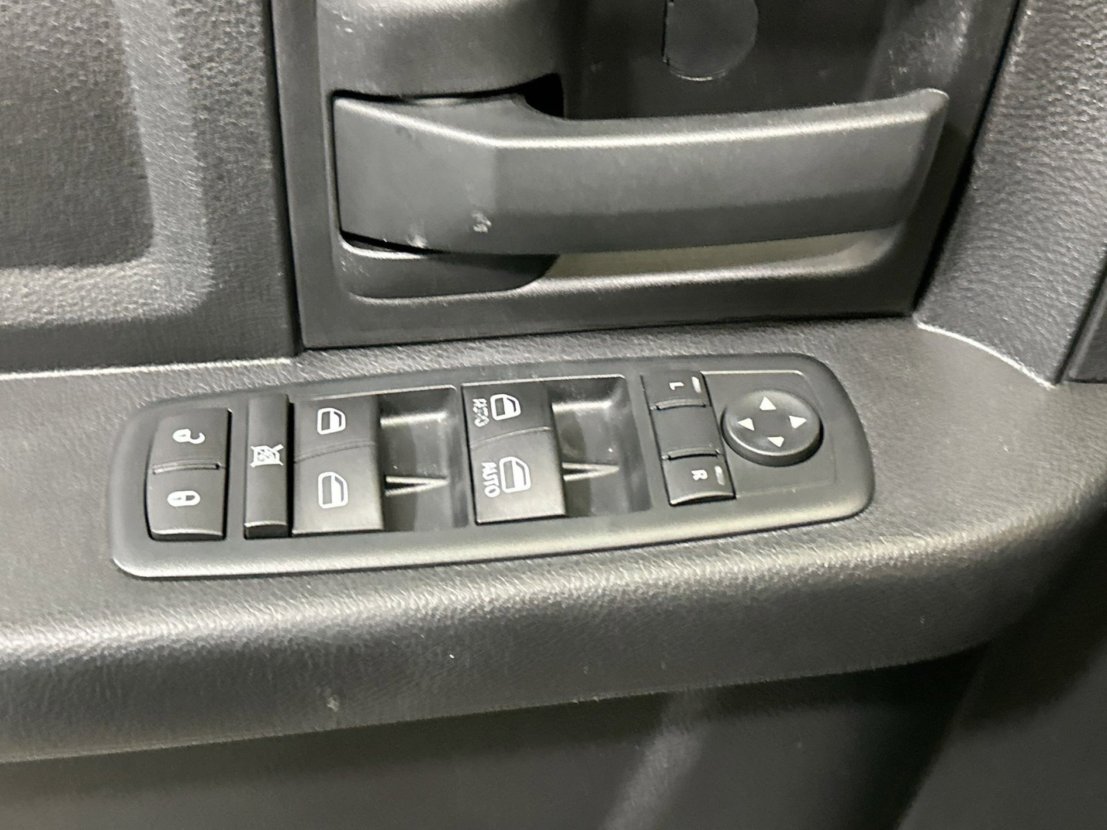 Used 2016 RAM 1500 Express image 16