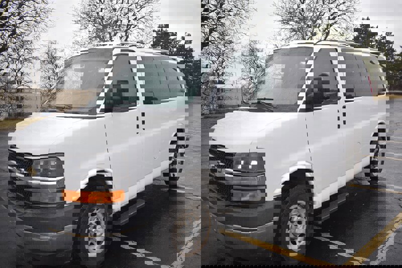 Used 2017 Chevrolet Express 2500 LT w/ LT Preferred Equipment Group image 3