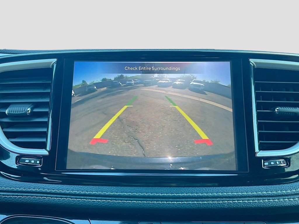 Used 2023 Chrysler Pacifica Touring image 13