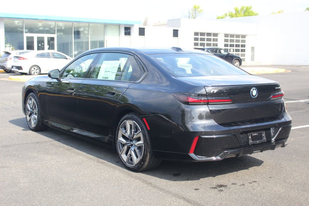 New 2026 BMW i7 xDrive60 w/ Premium Package AWD/4WD image 6
