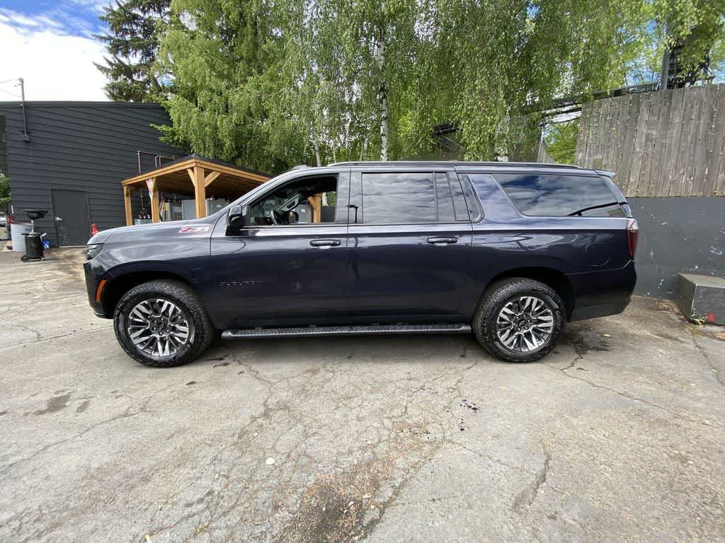 Used 2025 Chevrolet Suburban Z71 AWD/4WD image 3