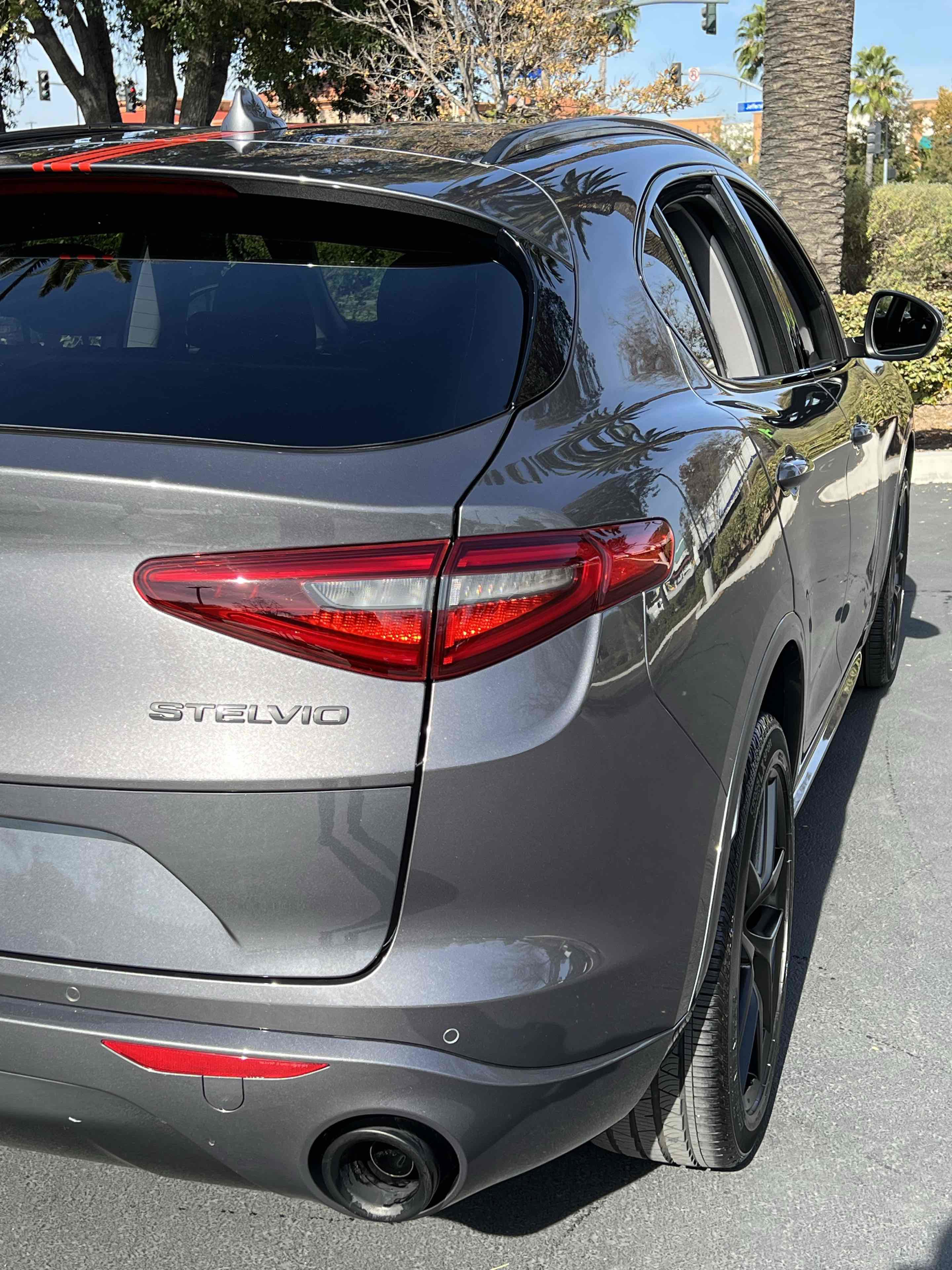 Used 2020 Alfa Romeo Stelvio Ti w/ Nero Edizione image 41