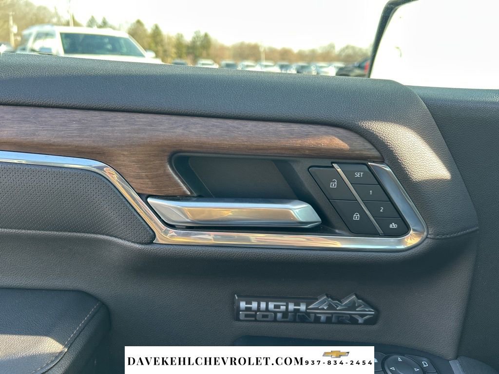 Used 2023 Chevrolet Silverado 1500 High Country w/ Technology Package image 12