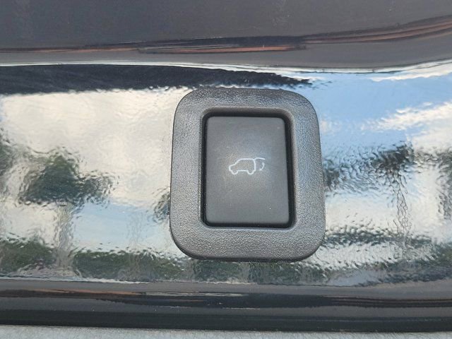 Certified 2019 Toyota Highlander Limited AWD/4WD image 7