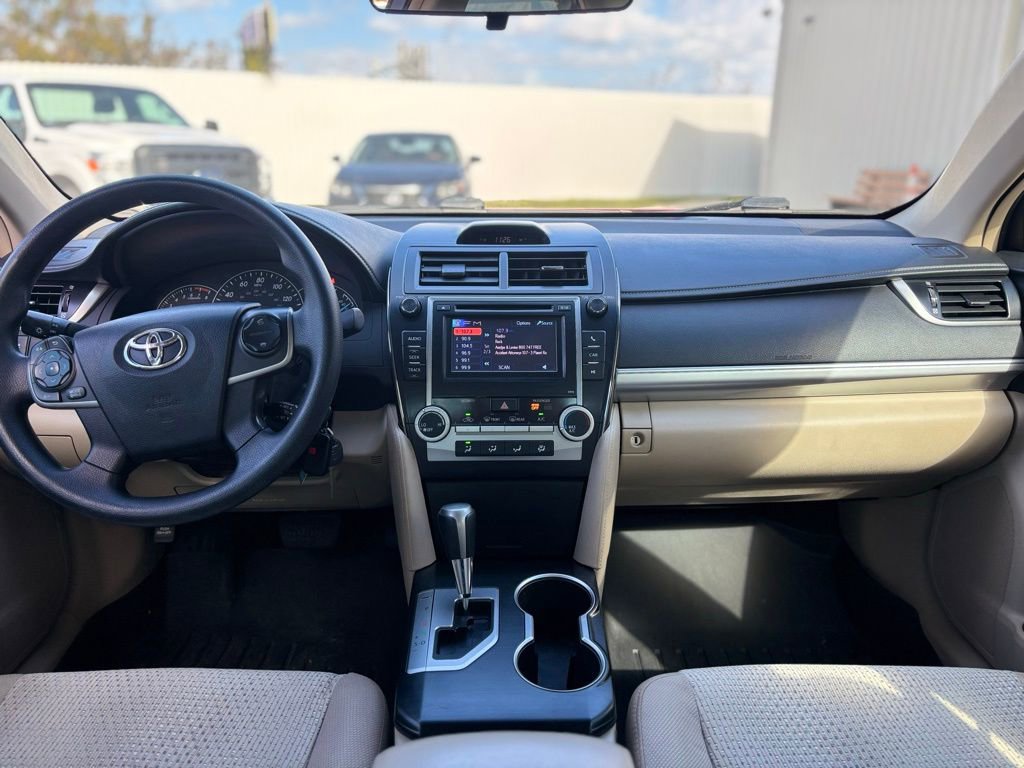 Used 2013 Toyota Camry L image 21