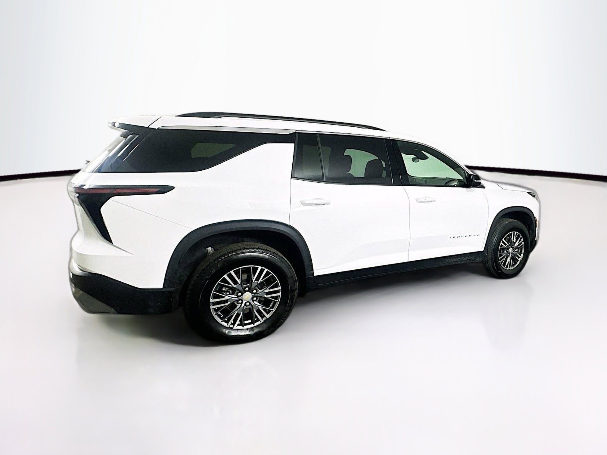 Used 2025 Chevrolet Traverse LT image 10