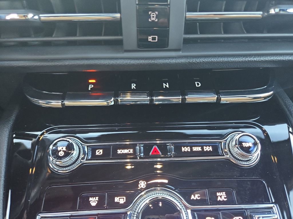 Used 2022 Lincoln Corsair Reserve w/ Sport Package image 11