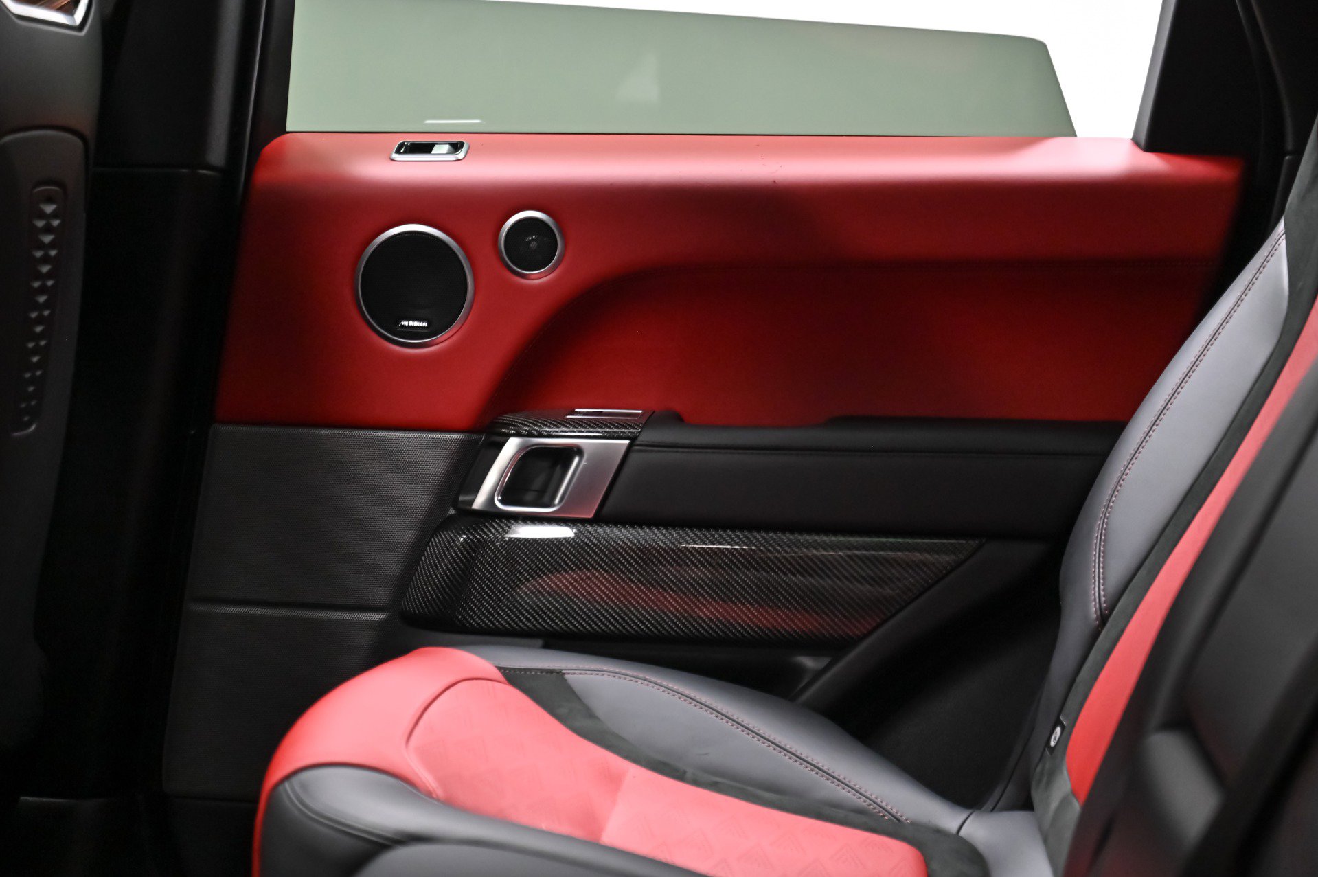 Used 2022 Land Rover Range Rover Sport SVR Carbon Edition image 40