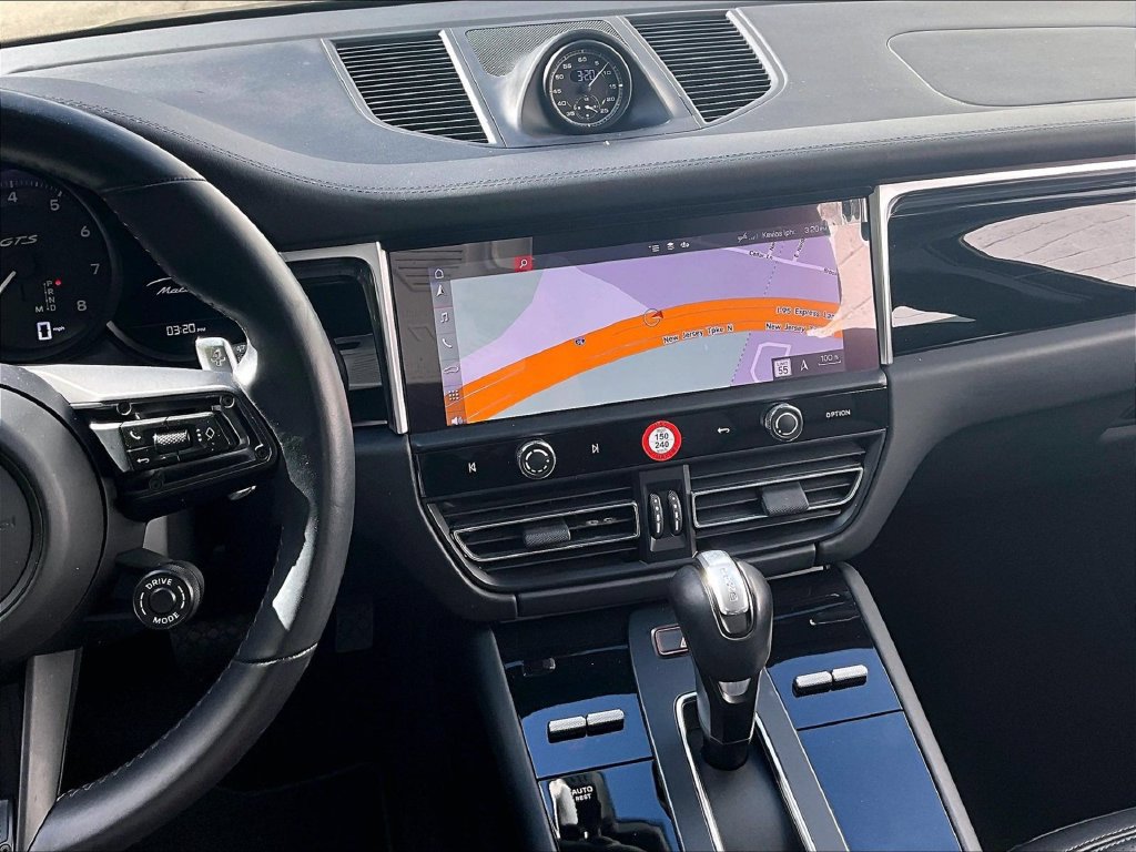 Certified 2023 Porsche Macan GTS AWD/4WD image 10