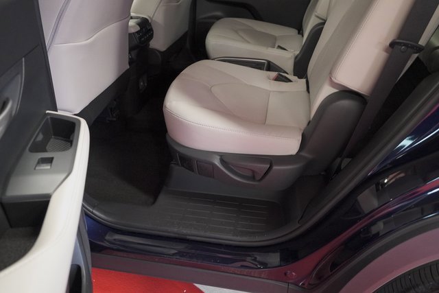 Used 2024 Toyota Grand Highlander Platinum image 24