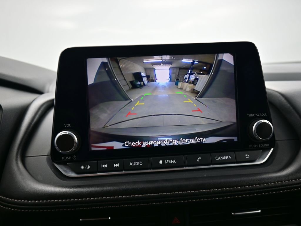 Used 2025 Nissan Rogue SV AWD/4WD image 14