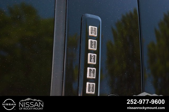 Used 2022 Ford F350 Platinum w/ Tremor Off-Road Package AWD/4WD image 11