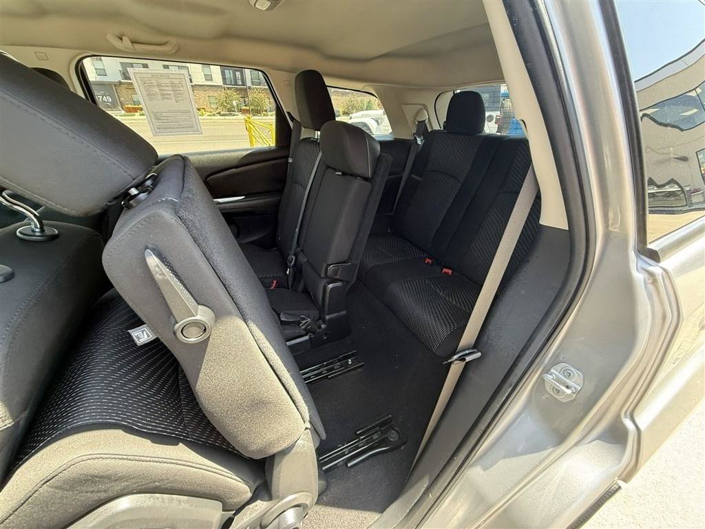 Used 2020 Dodge Journey SE FWD image 22