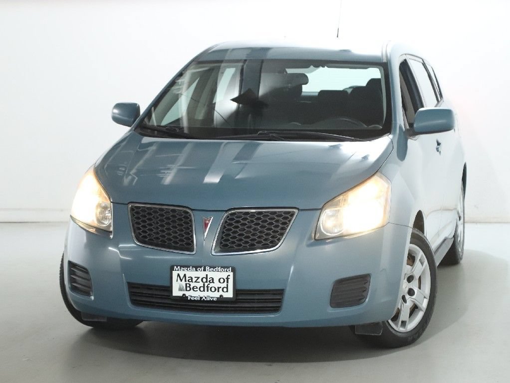 Used 2009 Pontiac Vibe w/ Preferred Package FWD image 2