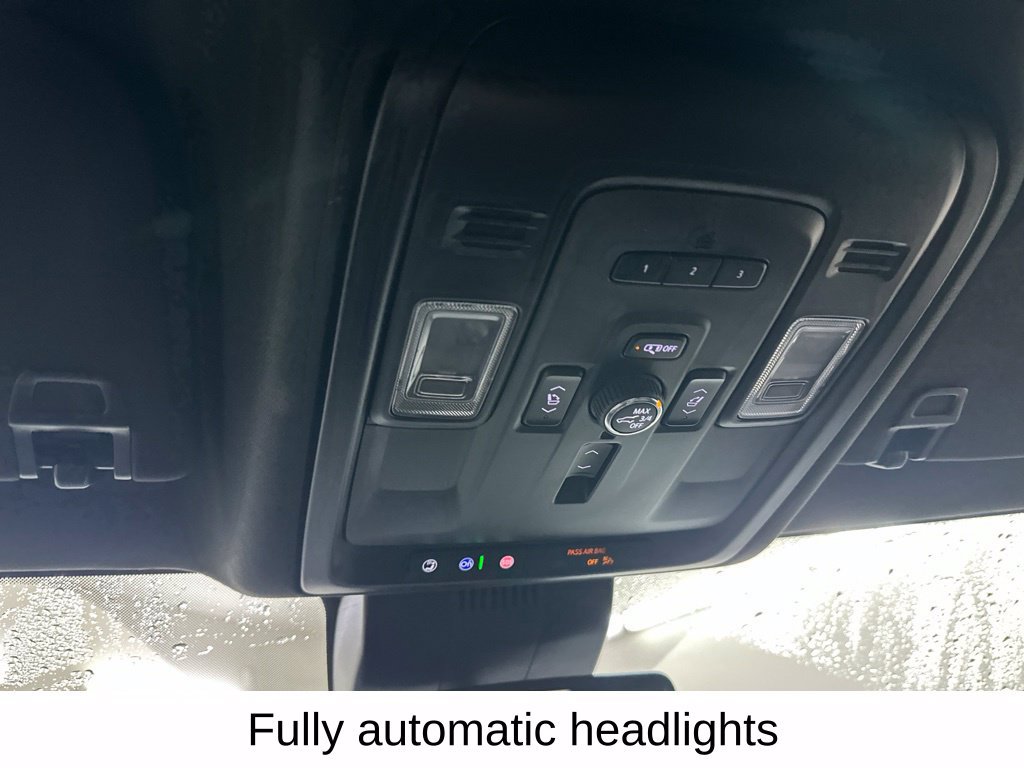 Used 2024 GMC Yukon XL Denali AWD/4WD image 50