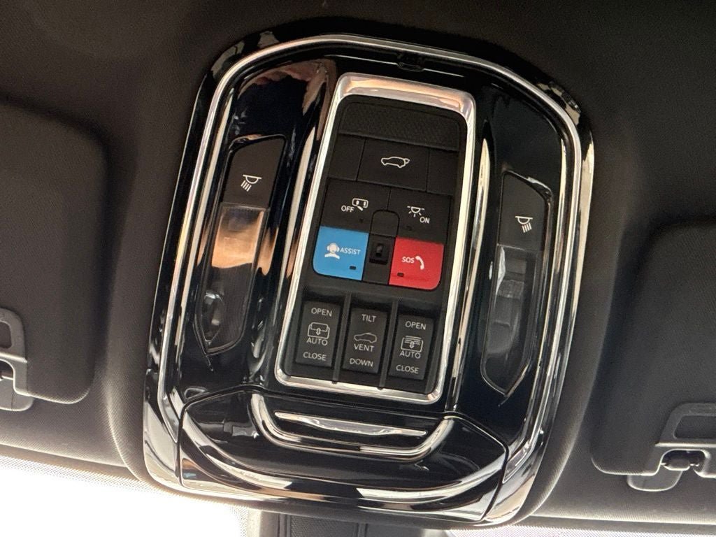 Used 2024 Jeep Grand Cherokee Overland AWD/4WD image 20