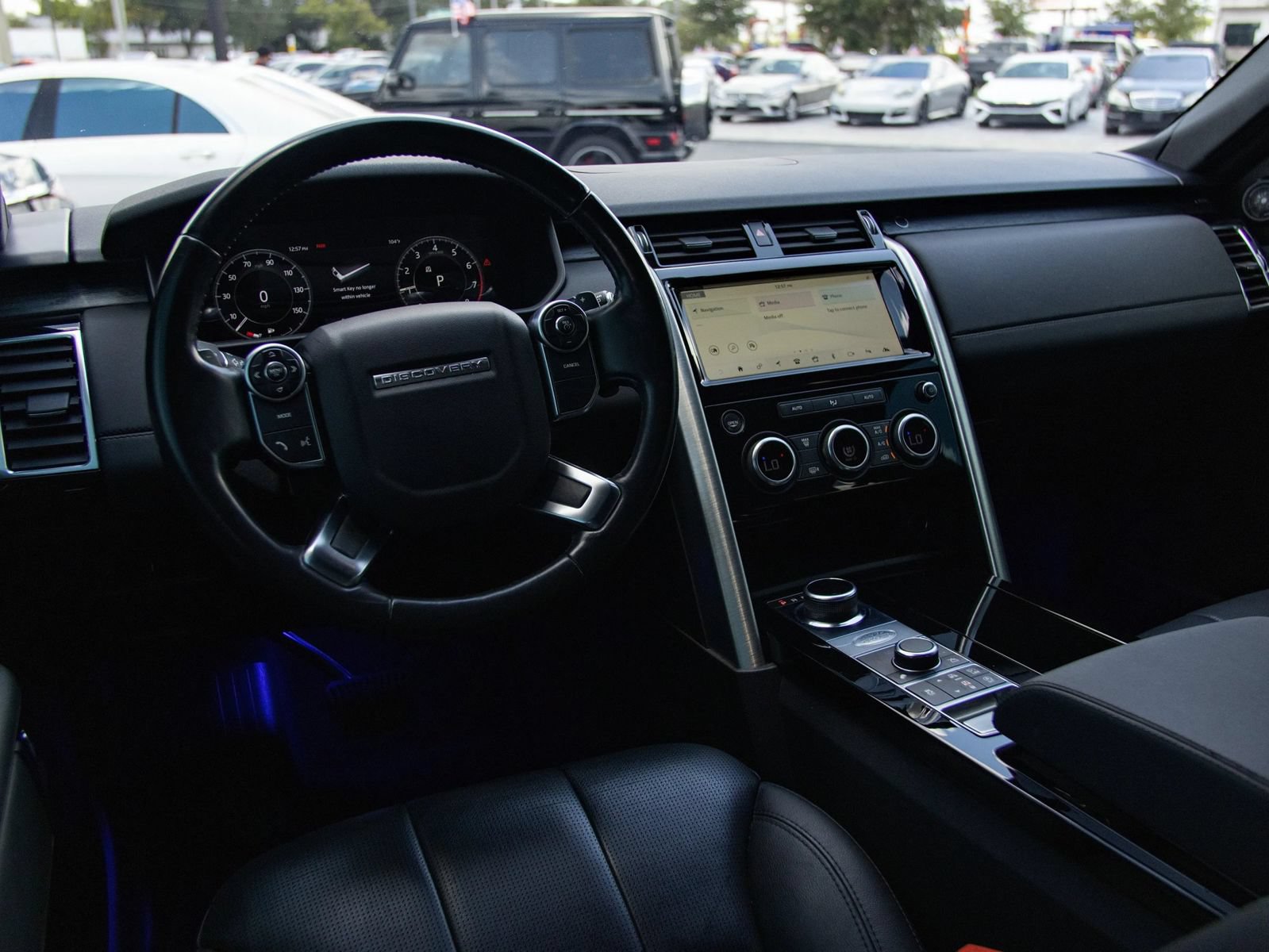 Used 2018 Land Rover Discovery HSE AWD/4WD image 22