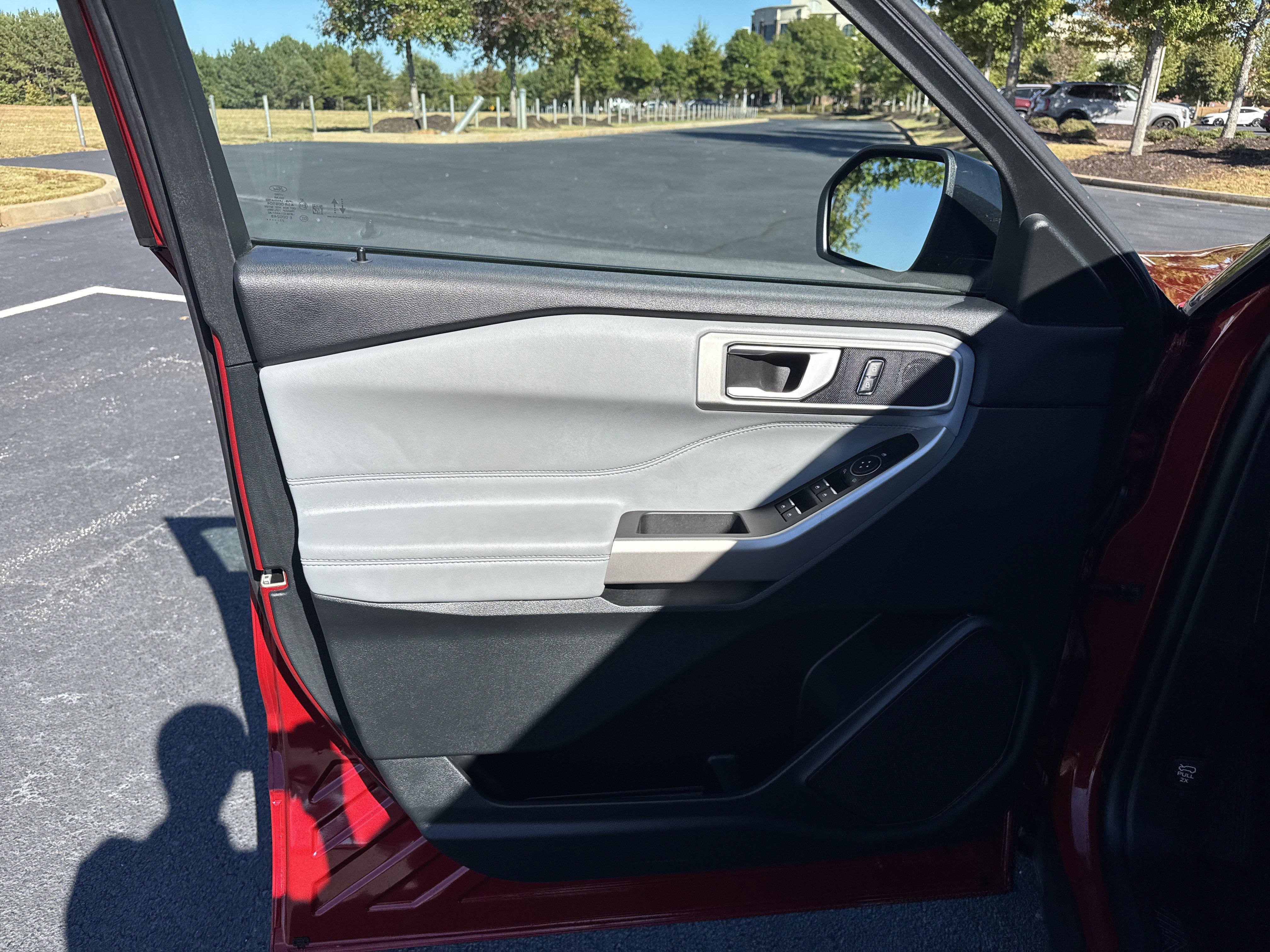 Used 2023 Ford Explorer XLT w/ Equipment Group 202A image 23