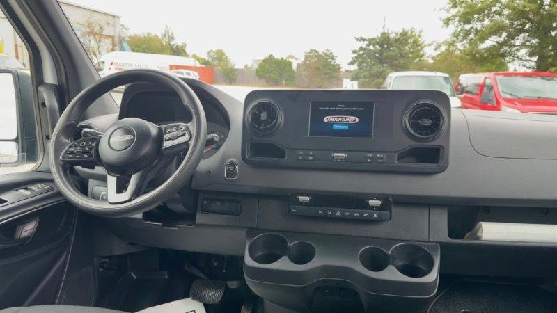 Used 2019 Freightliner Sprinter 2500 AWD/4WD image 10