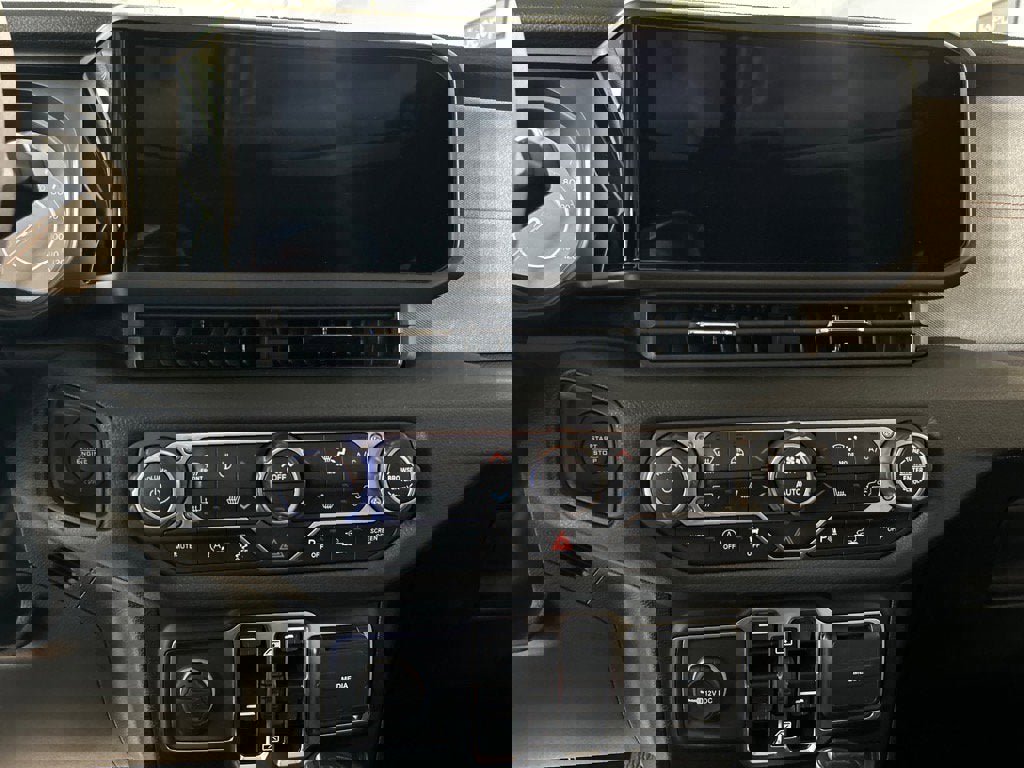 New 2025 Jeep Gladiator Sport image 14