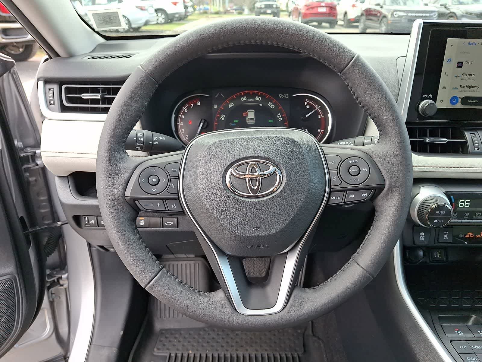Used 2023 Toyota RAV4 XLE Premium image 23