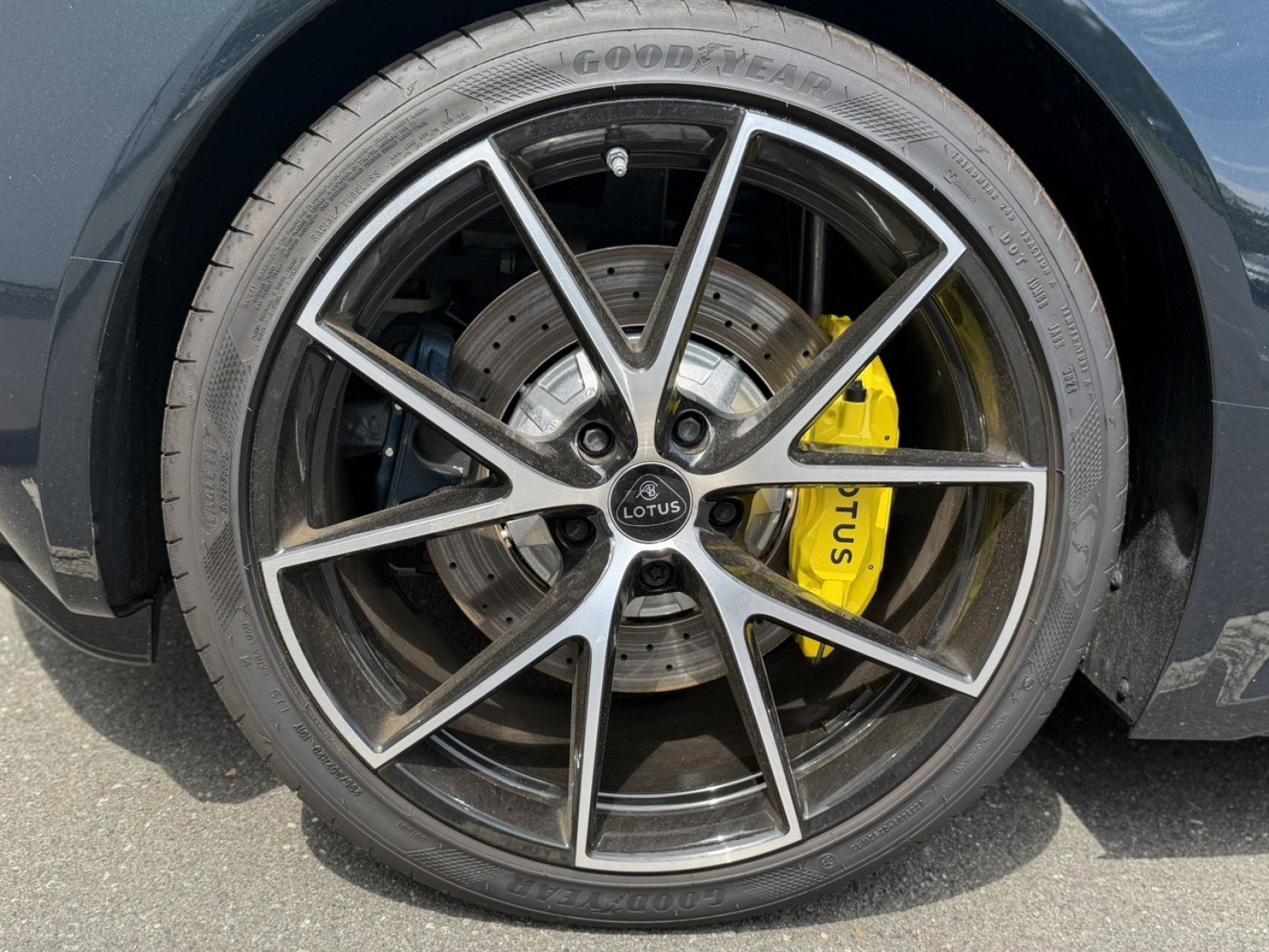 Used 2025 Lotus Emira RWD image 9