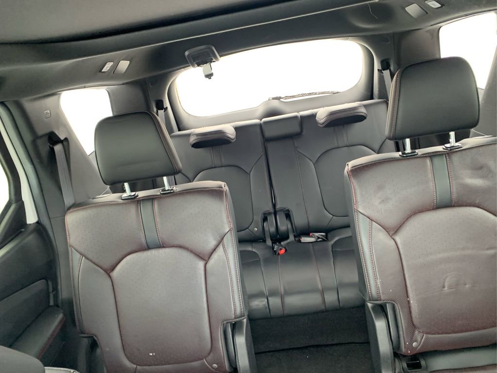 Used 2025 Honda Pilot Black Edition image 13