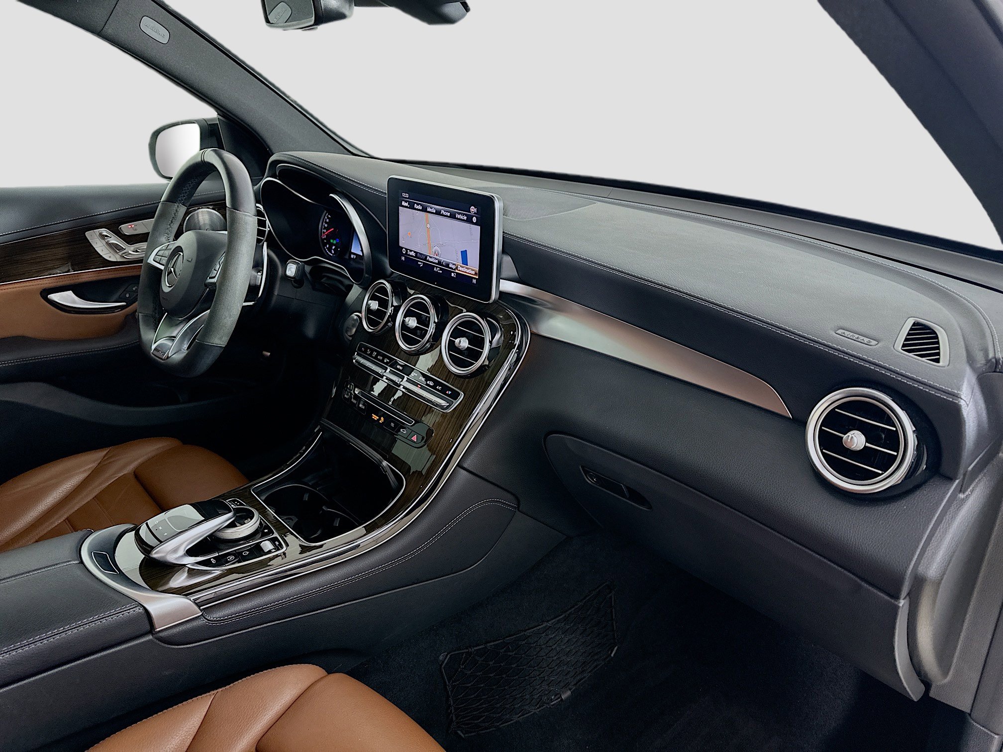 Certified 2019 Mercedes-Benz GLC 43 AMG 4MATIC image 37