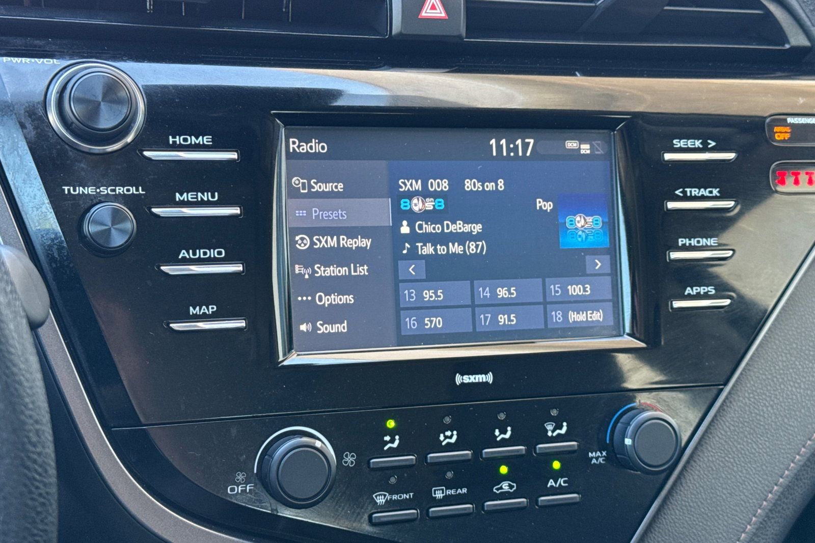 Used 2020 Toyota Camry LE image 17