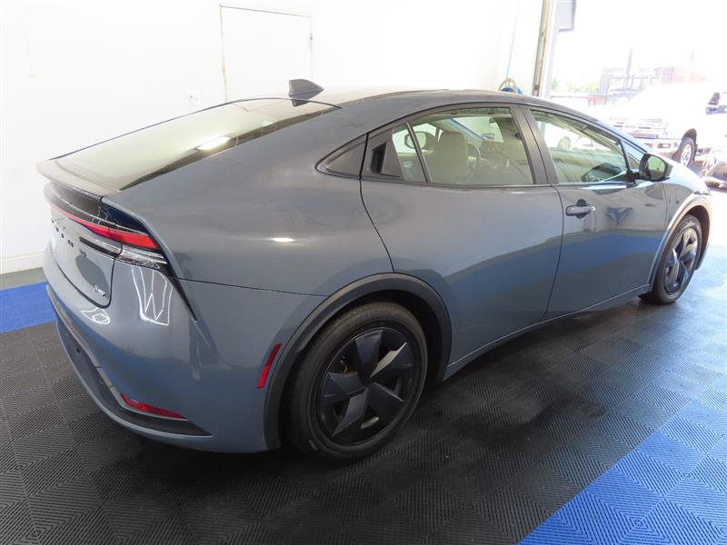 Used 2024 Toyota Prius LE FWD image 14