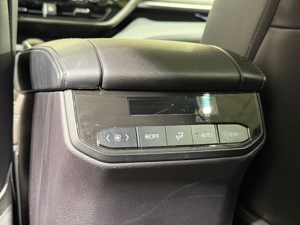 Used 2023 Toyota Highlander Limited AWD/4WD image 22