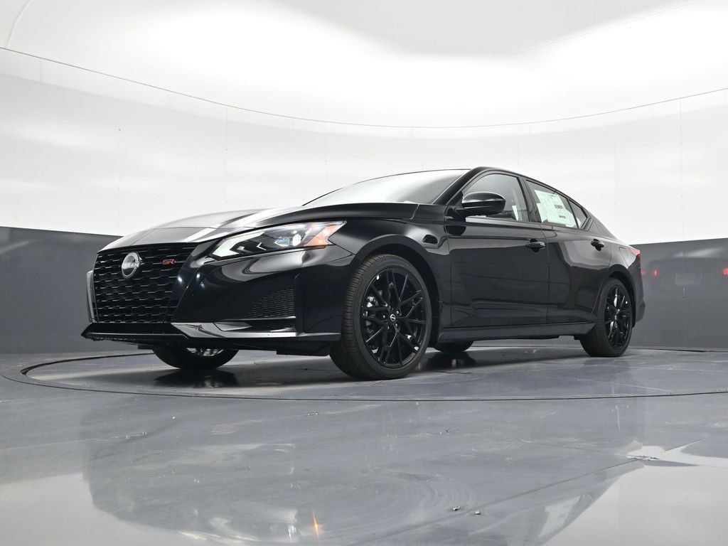 New 2026 Nissan Altima 2.5 SR FWD image 17