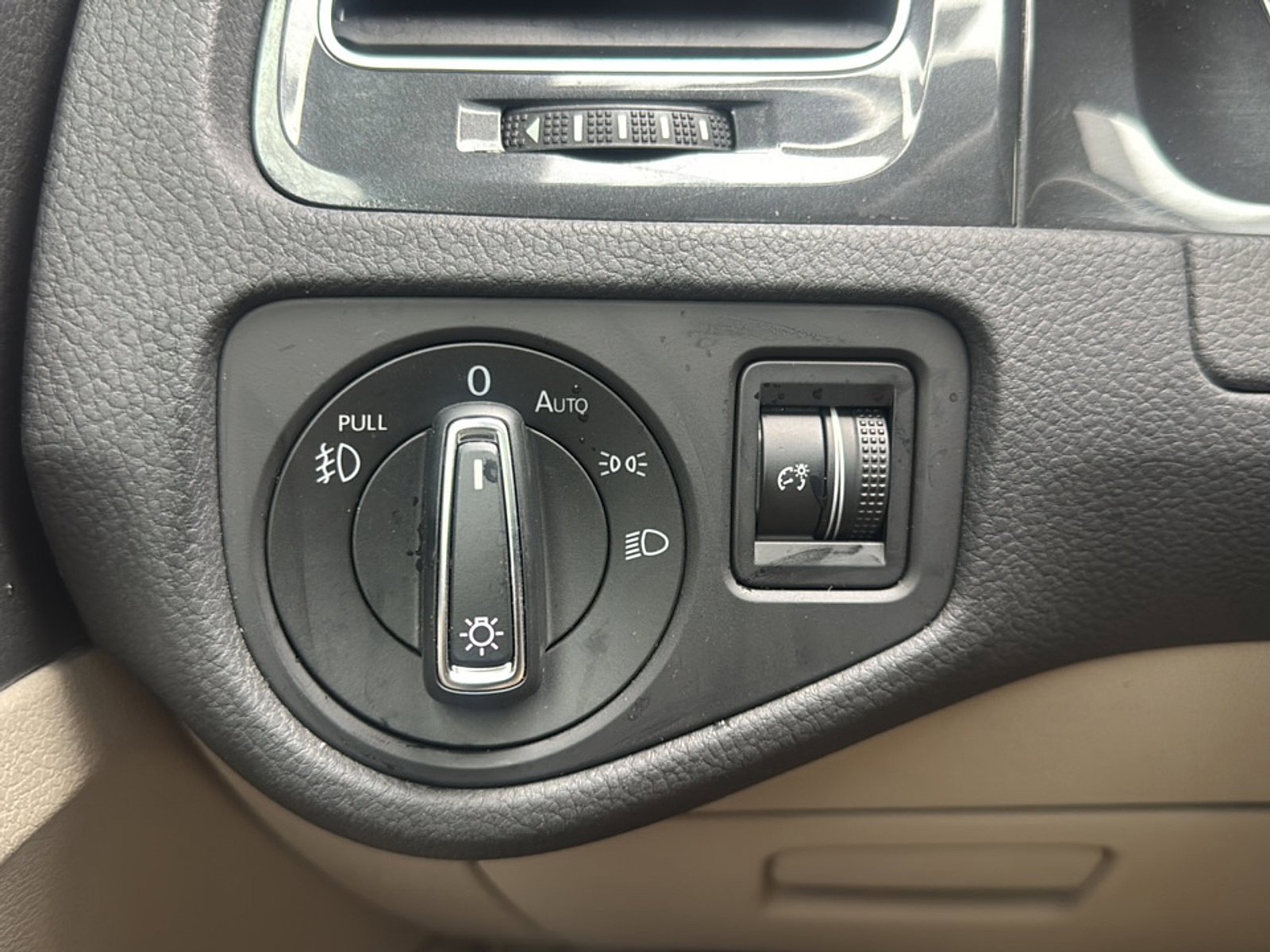 Used 2019 Volkswagen Golf SE w/ Driver Assistance Package FWD image 25