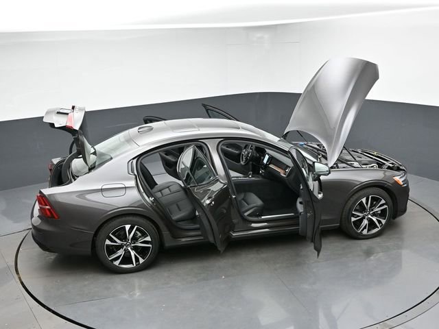 Used 2025 Volvo S60 B5 Plus AWD/4WD image 45
