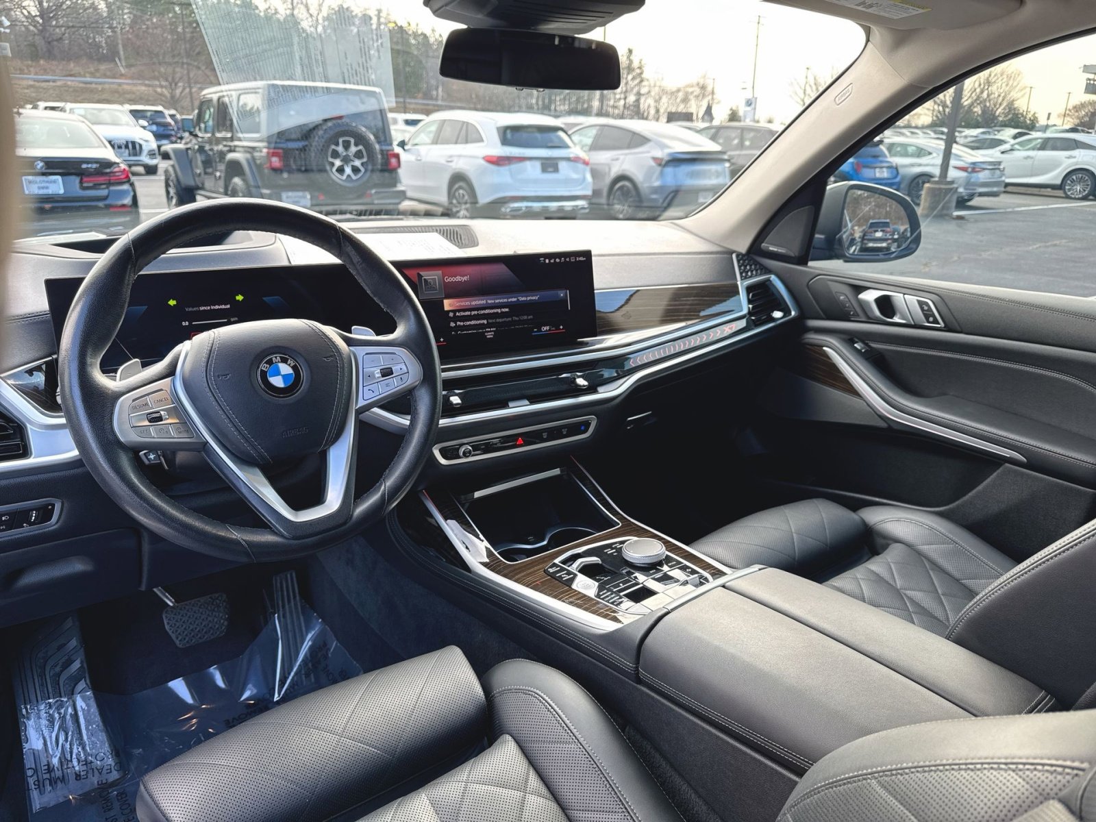 Used 2023 BMW X7 xDrive40i w/ Premium Package image 11