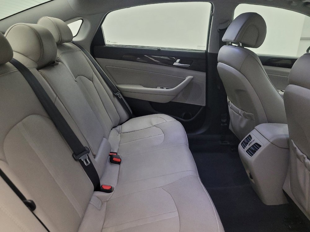 Used 2016 Hyundai Sonata Limited w/ Option Group 04 FWD image 19