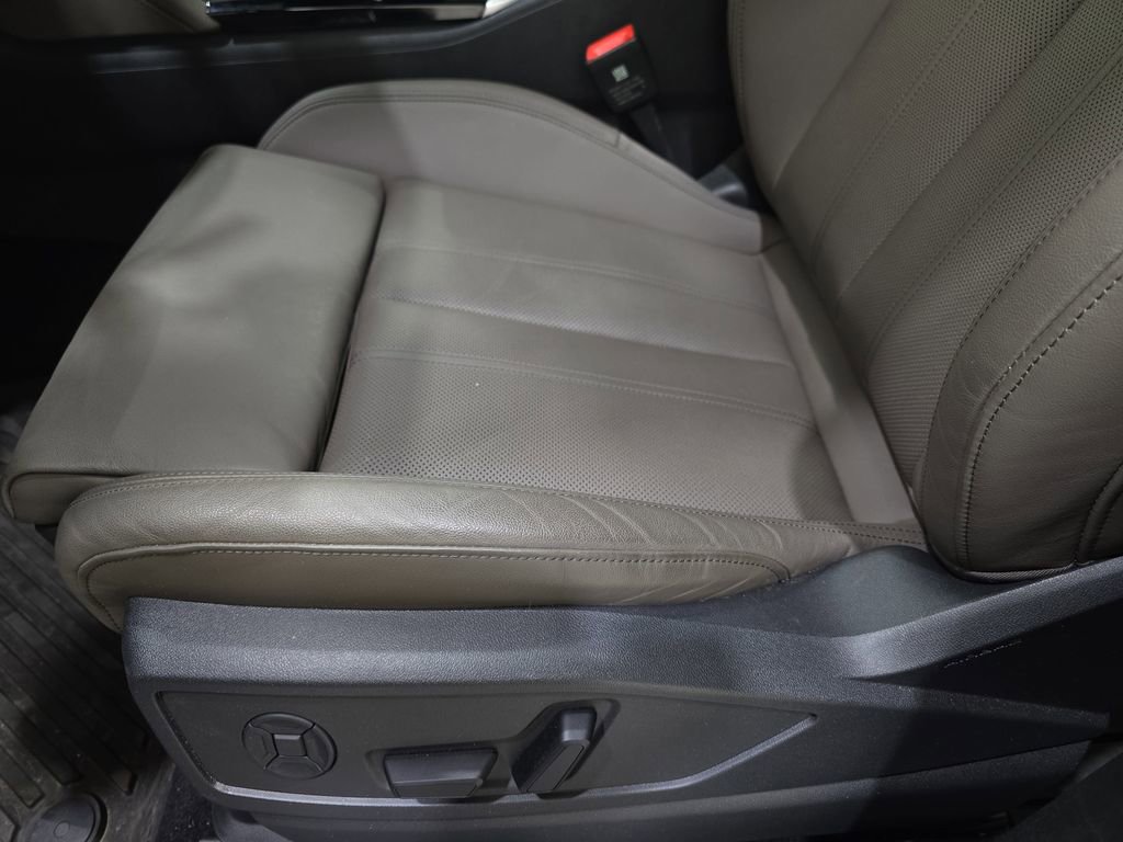 Certified 2025 Audi Q5 Prestige image 30