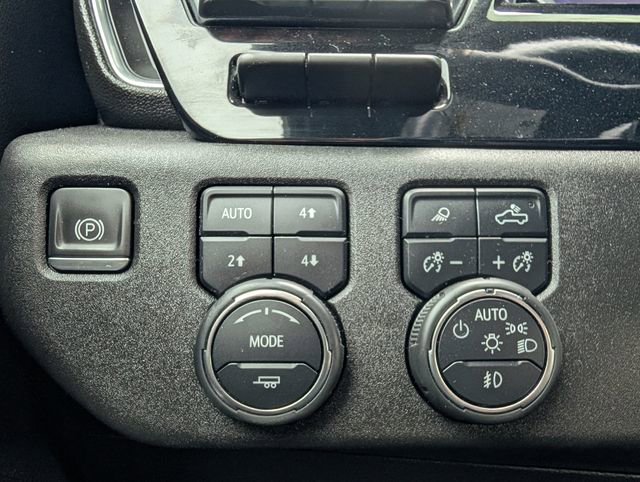 Used 2024 Chevrolet Silverado 3500 High Country w/ High Country Premium Package image 22