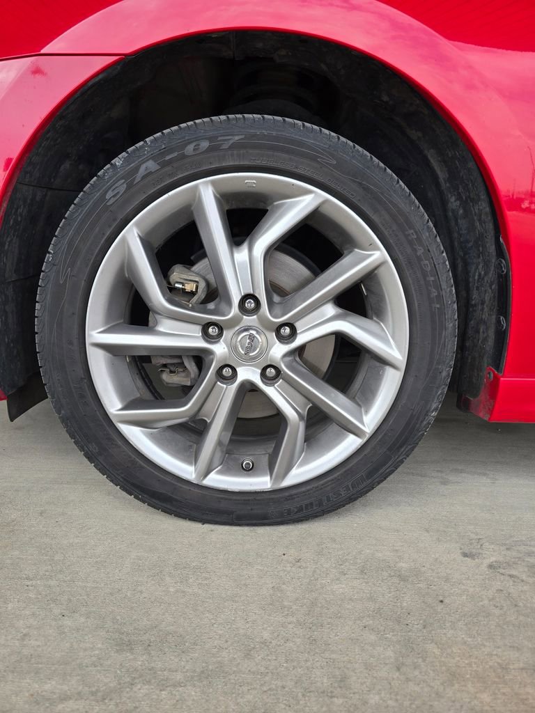 Used 2015 Nissan Sentra SR w/ SR Premium Package image 11