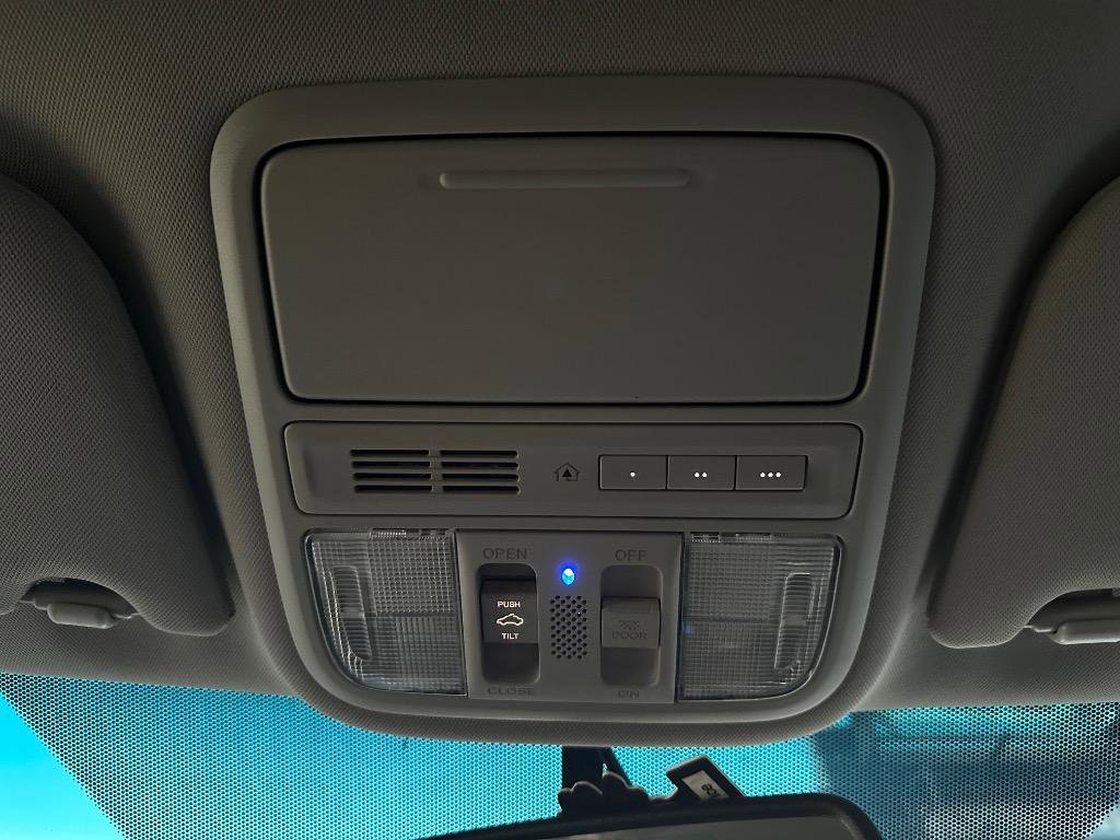 Used 2013 Honda Odyssey Touring image 14