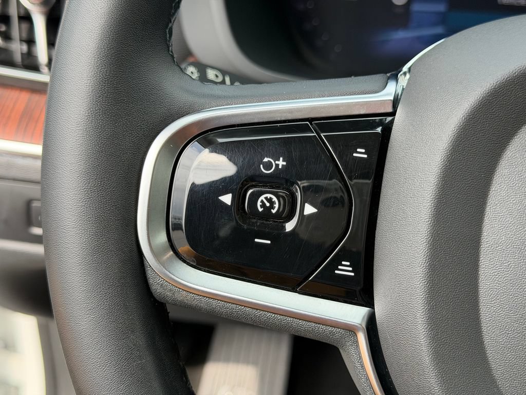 Certified 2024 Volvo XC60 T8 Plus w/ Protection Package Premier AWD/4WD image 27