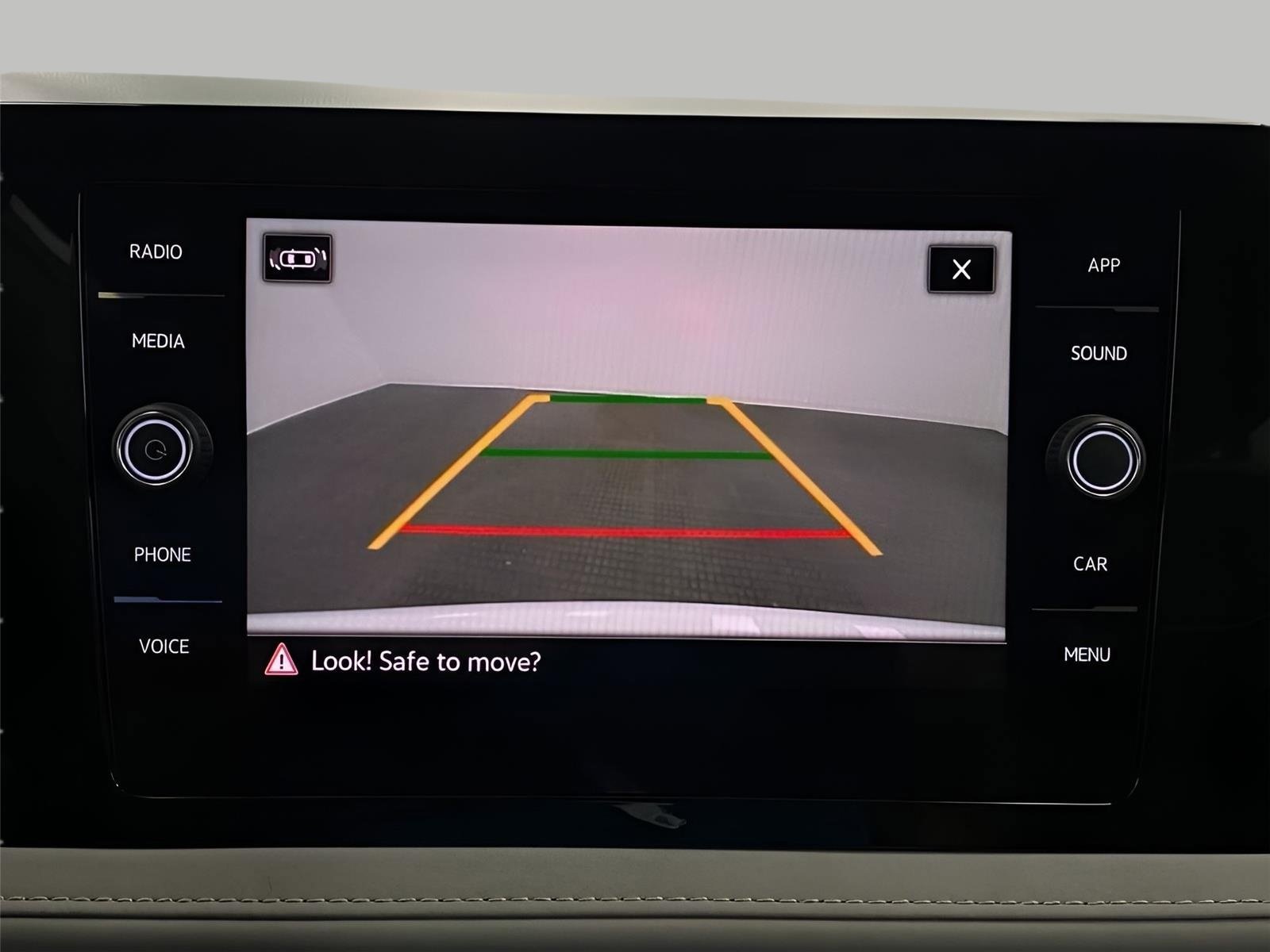 New 2026 Volkswagen Taos SE FWD image 5