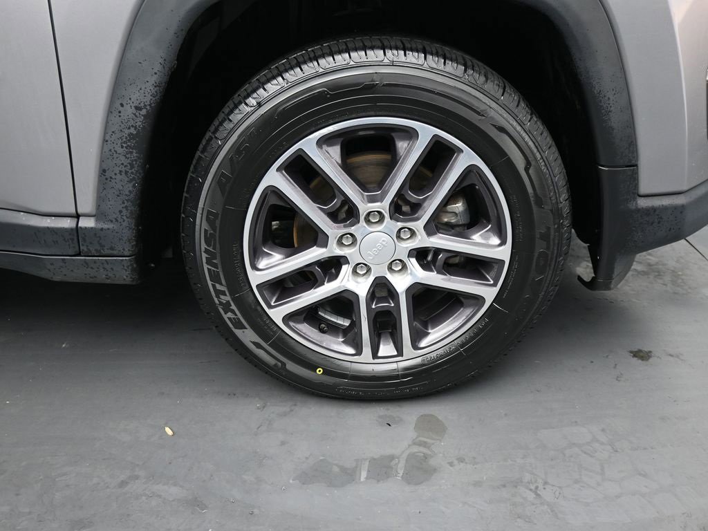 Used 2019 Jeep Compass Latitude w/ Popular Equipment Group image 13