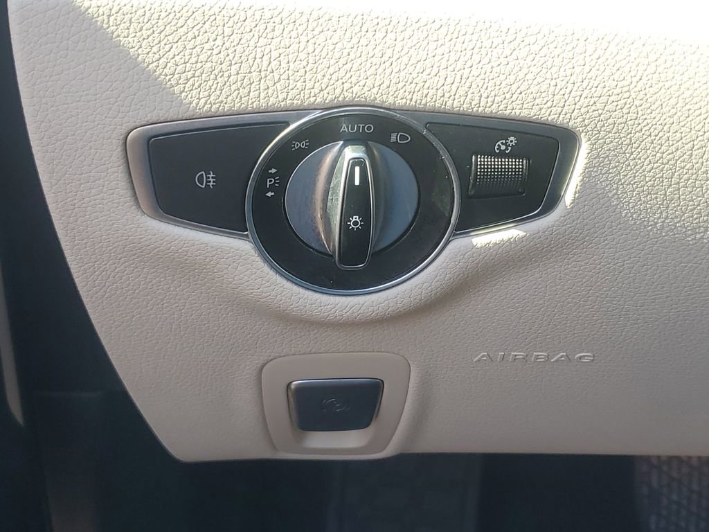 Used 2022 Mercedes-Benz E 350 Sedan w/ AMG Line Exterior image 24