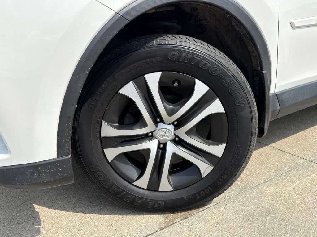 Used 2018 Toyota RAV4 LE w/ All Weather Liner Package AWD/4WD image 49
