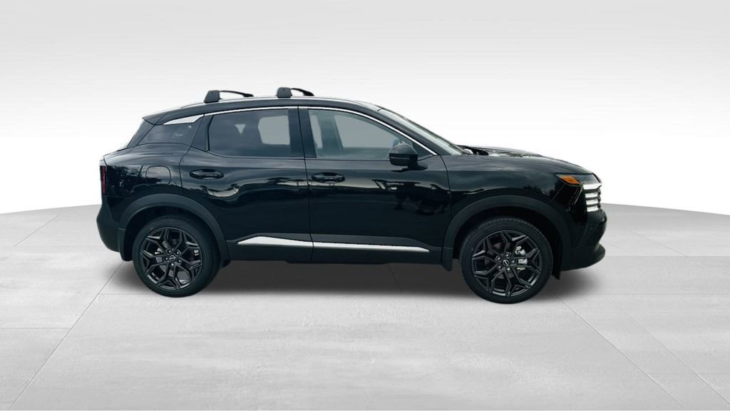 New 2026 Nissan Kicks SR FWD image 9