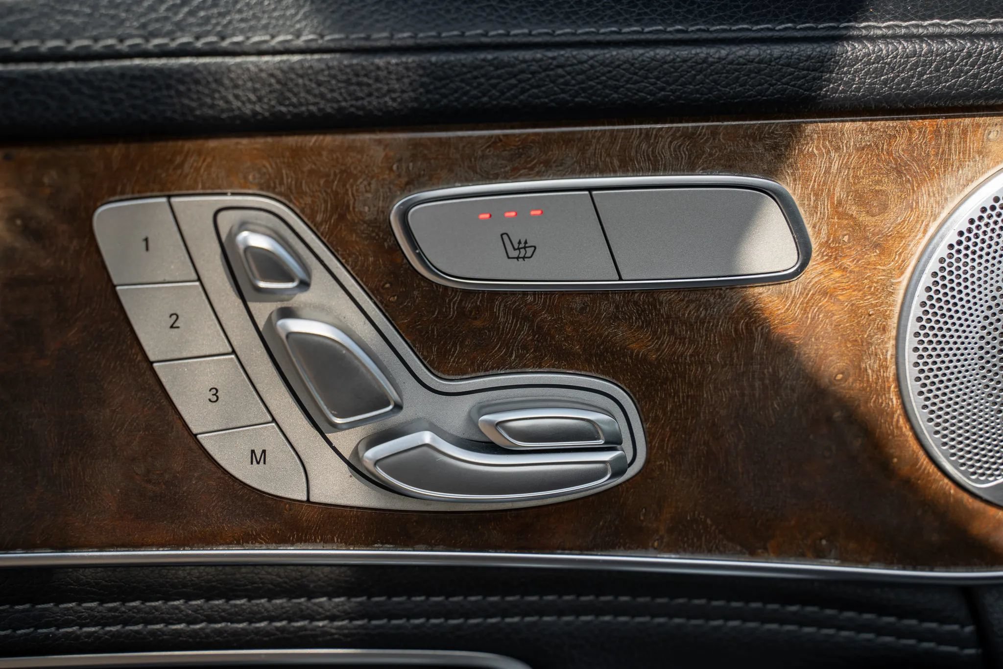 Used 2015 Mercedes-Benz C 300 4MATIC Sedan w/ Premium 1 Package image 15